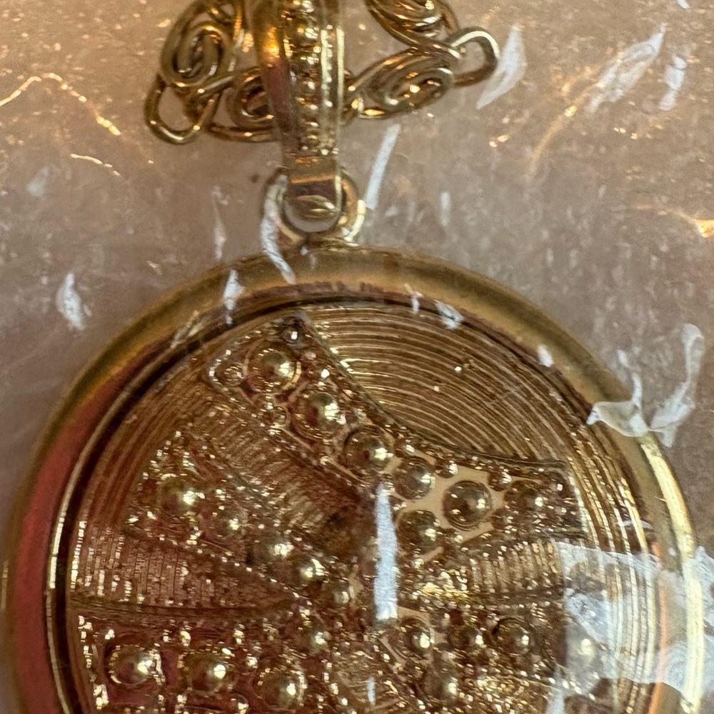 NY pendant necklace